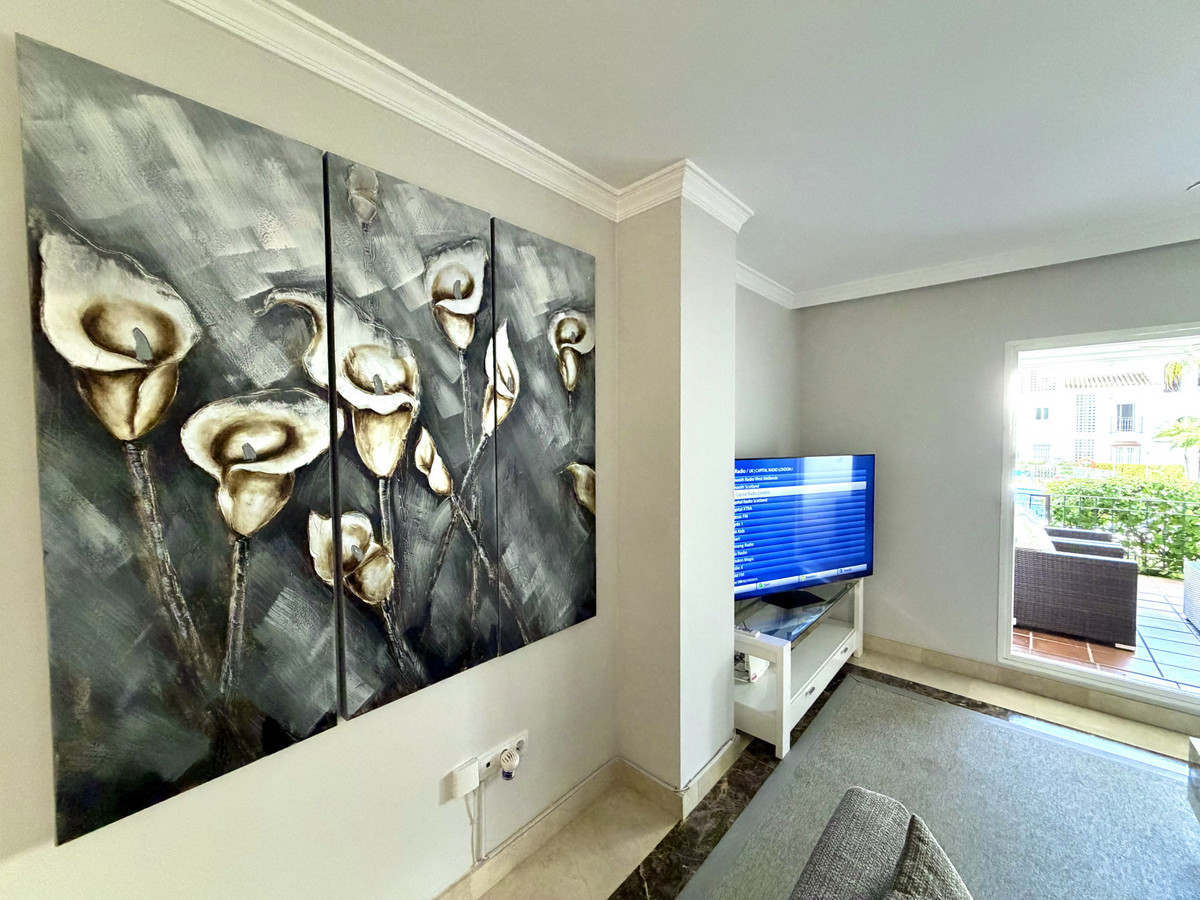 Se vende Apartamento Planta Media de 3 dormitorios en Costa Del Sol, Málaga, España