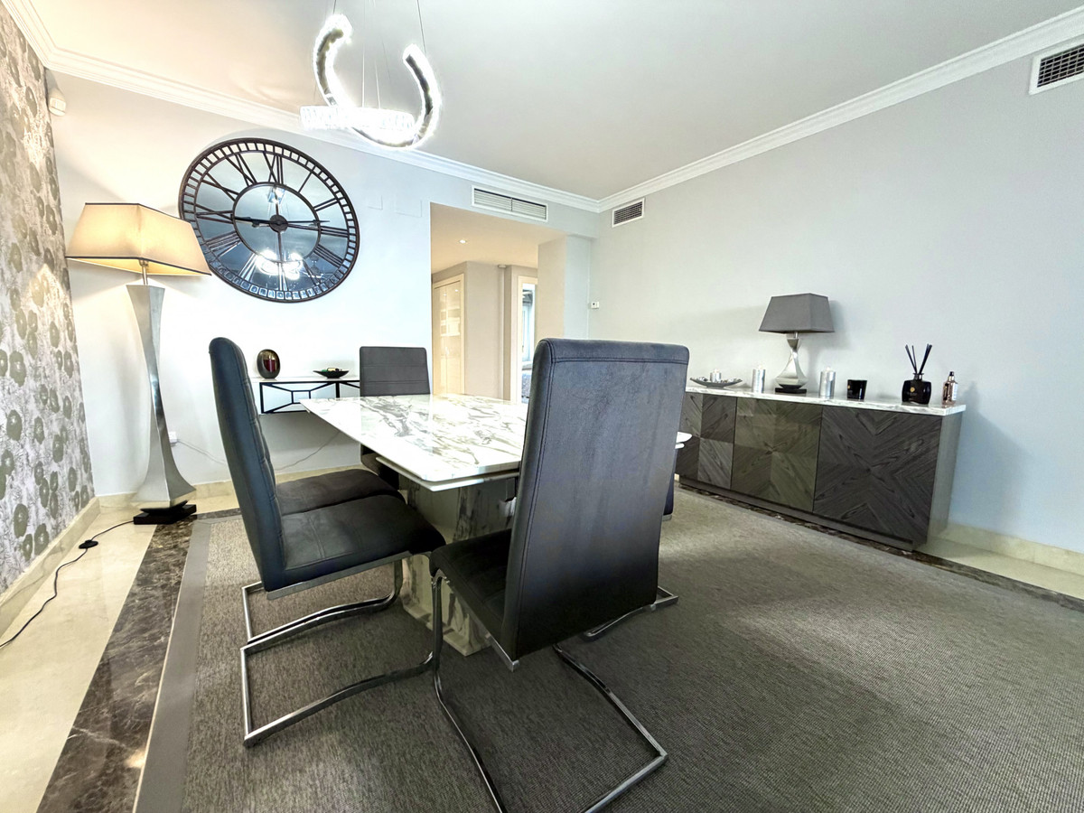 Se vende Apartamento Planta Media de 3 dormitorios en Costa Del Sol, Málaga, España