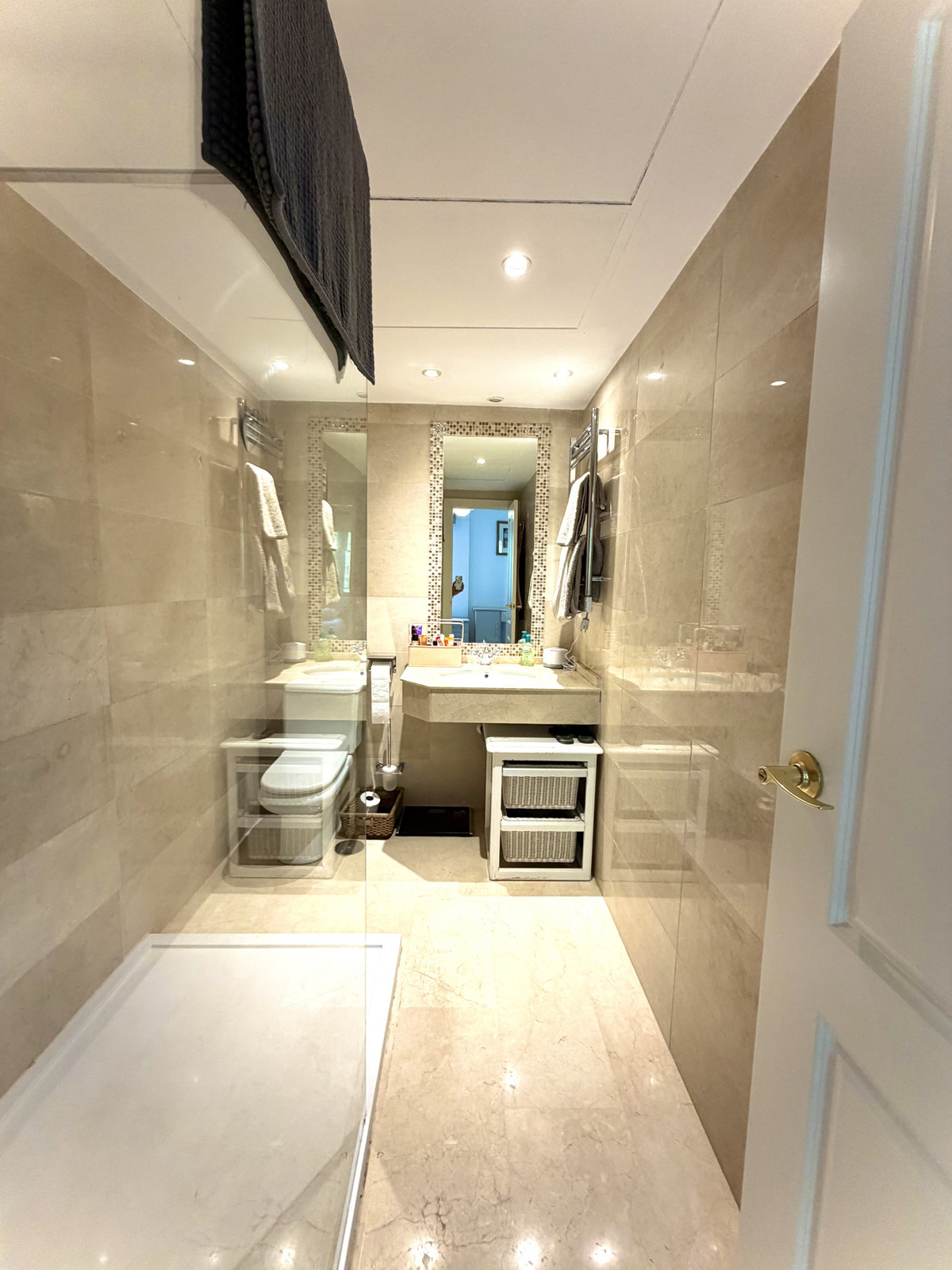 Se vende Apartamento Planta Media de 3 dormitorios en Costa Del Sol, Málaga, España