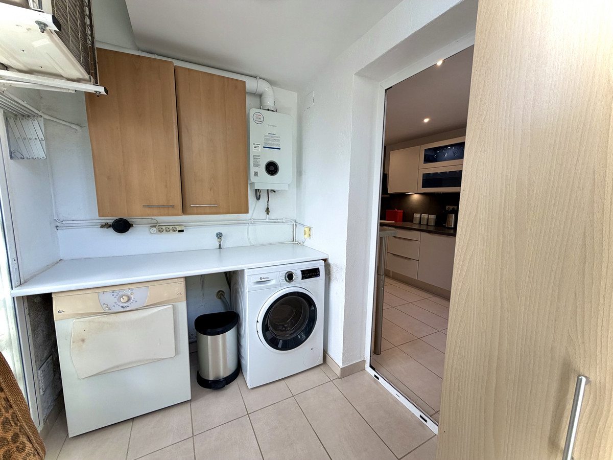 Se vende Apartamento Planta Media de 3 dormitorios en Costa Del Sol, Málaga, España