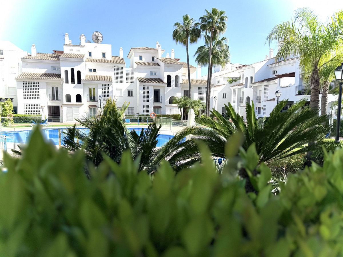 Se vende Apartamento Planta Media de 3 dormitorios en Costa Del Sol, Málaga, España