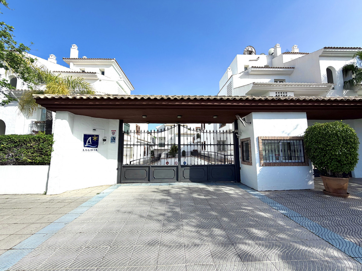 Se vende Apartamento Planta Media de 3 dormitorios en Costa Del Sol, Málaga, España