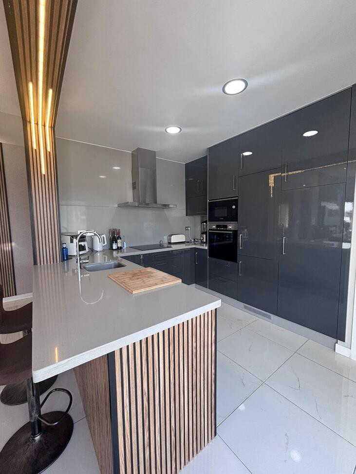 Se vende Villa - Chalet de 5 dormitorios en Costa Blanca, Alicante, España