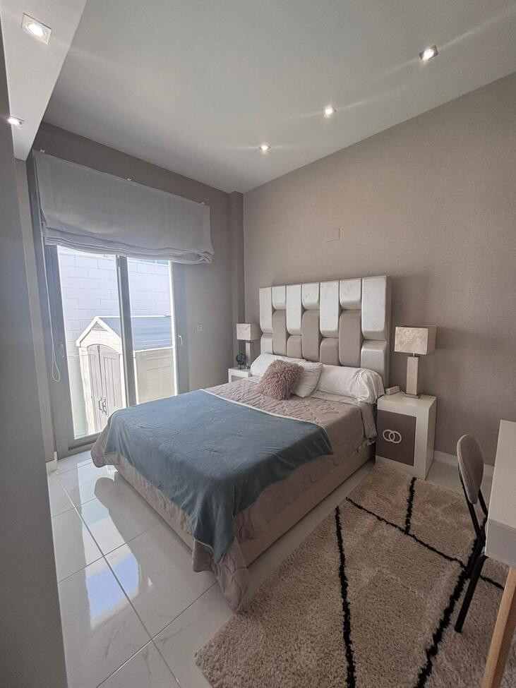 Se vende Villa - Chalet de 5 dormitorios en Costa Blanca, Alicante, España