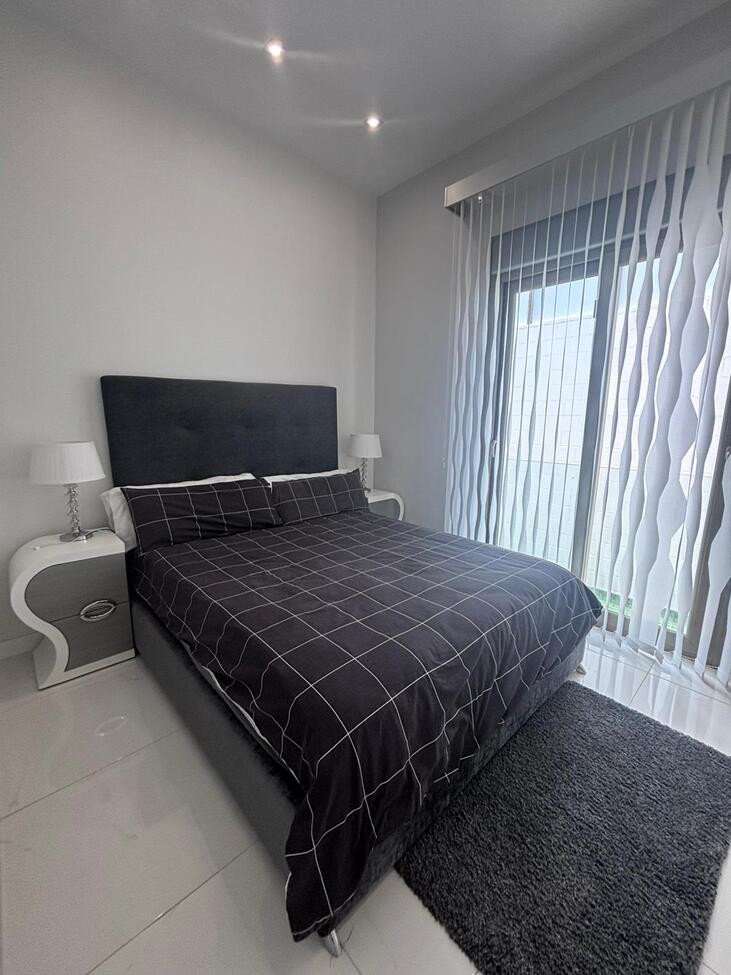 Se vende Villa - Chalet de 5 dormitorios en Costa Blanca, Alicante, España