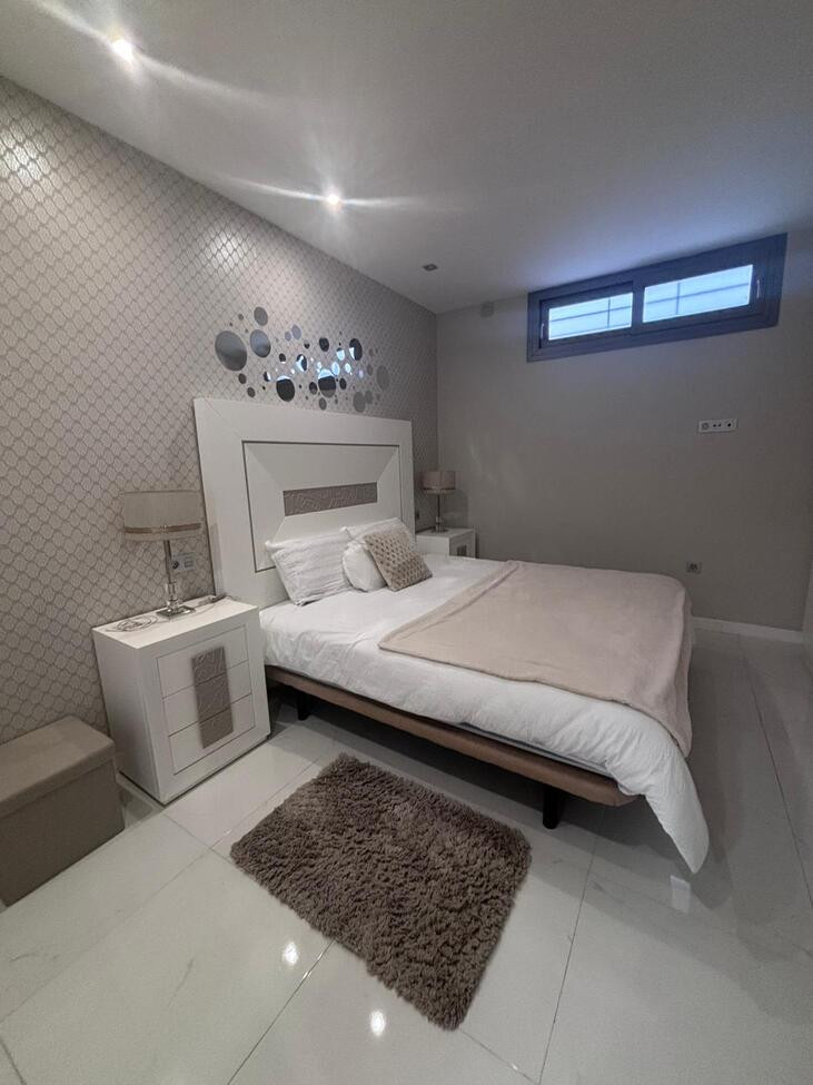 Se vende Villa - Chalet de 5 dormitorios en Costa Blanca, Alicante, España