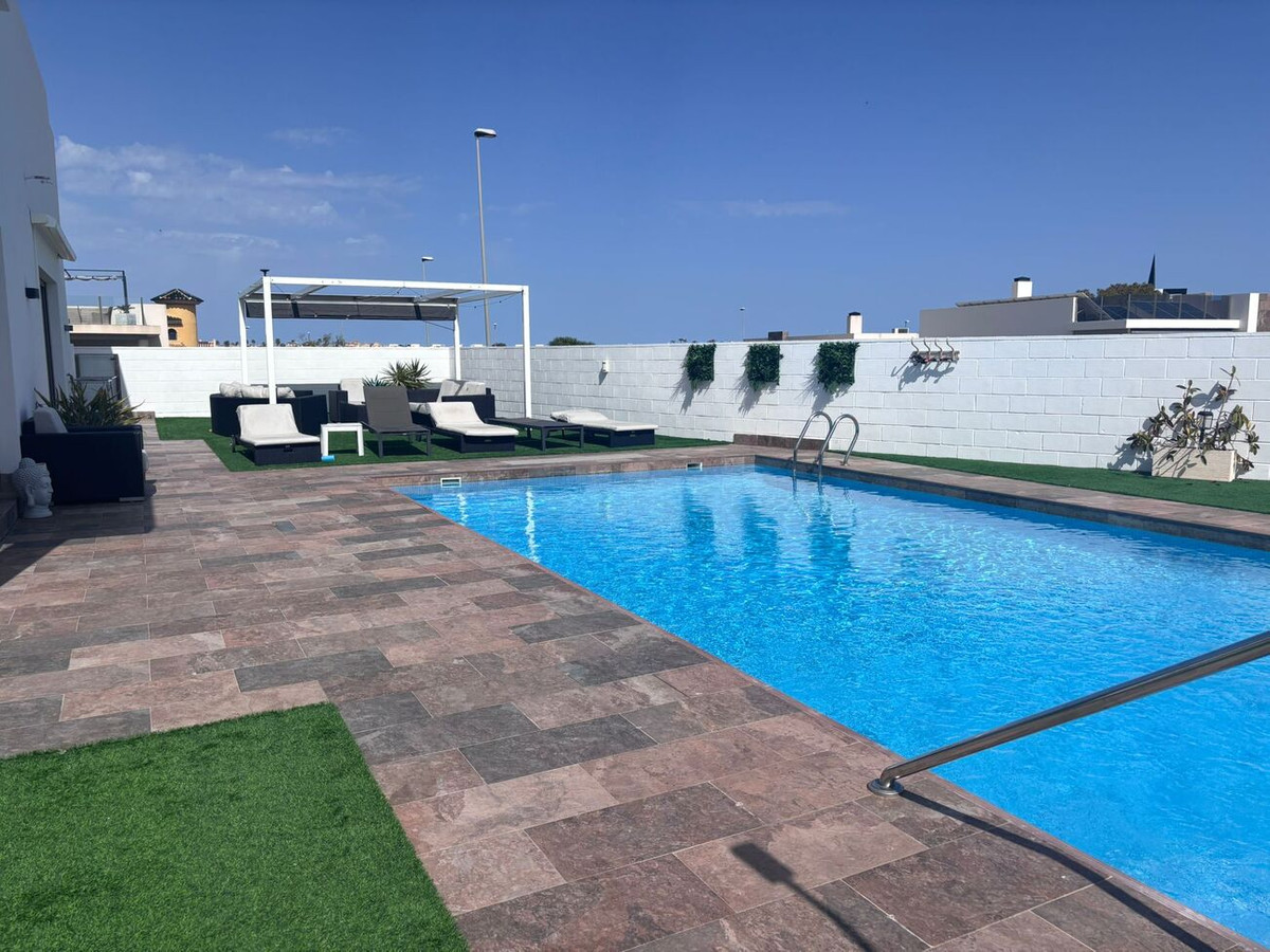Se vende Villa - Chalet de 5 dormitorios en Costa Blanca, Alicante, España