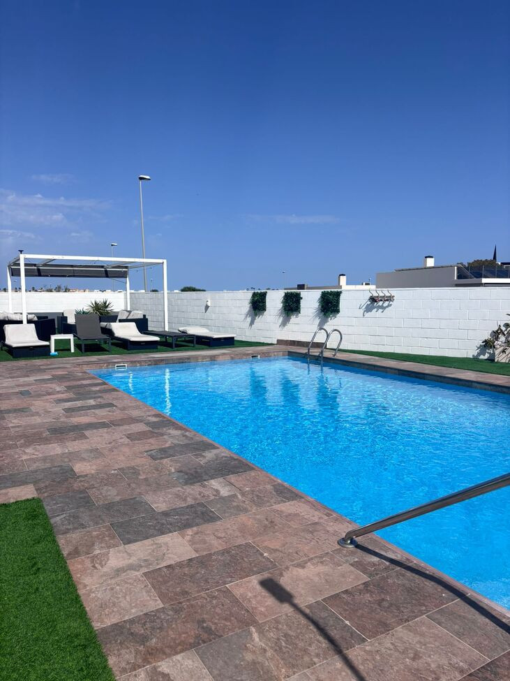 Se vende Villa - Chalet de 5 dormitorios en Costa Blanca, Alicante, España