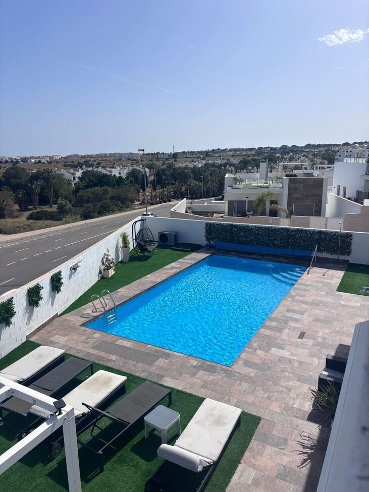 Se vende Villa - Chalet de 5 dormitorios en Costa Blanca, Alicante, España