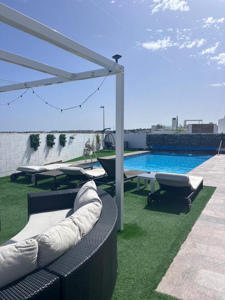 Se vende Villa - Chalet de 5 dormitorios en Costa Blanca, Alicante, España