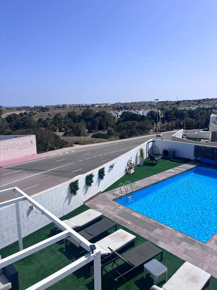 Se vende Villa - Chalet de 5 dormitorios en Costa Blanca, Alicante, España