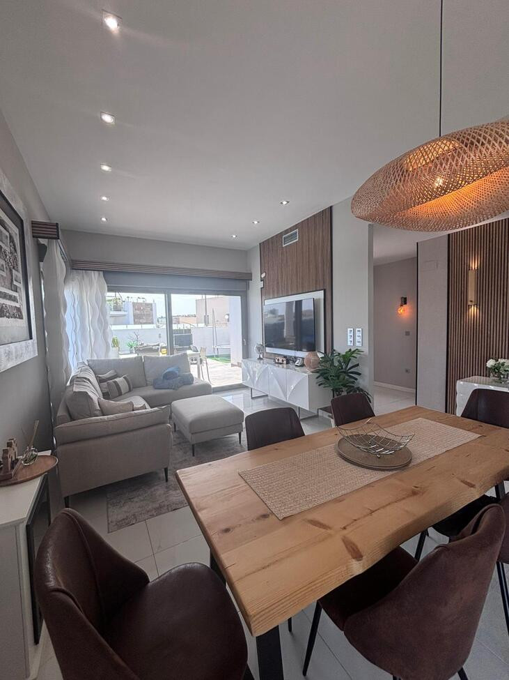 Se vende Villa - Chalet de 5 dormitorios en Costa Blanca, Alicante, España