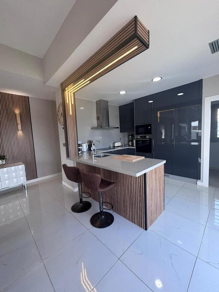 Se vende Villa - Chalet de 5 dormitorios en Costa Blanca, Alicante, España