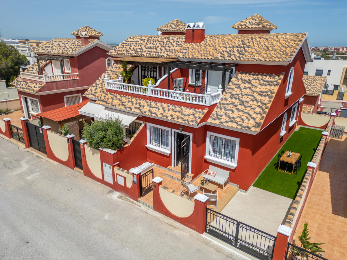 Se vende Adosada de 3 dormitorios en Costa Blanca, Alicante, España