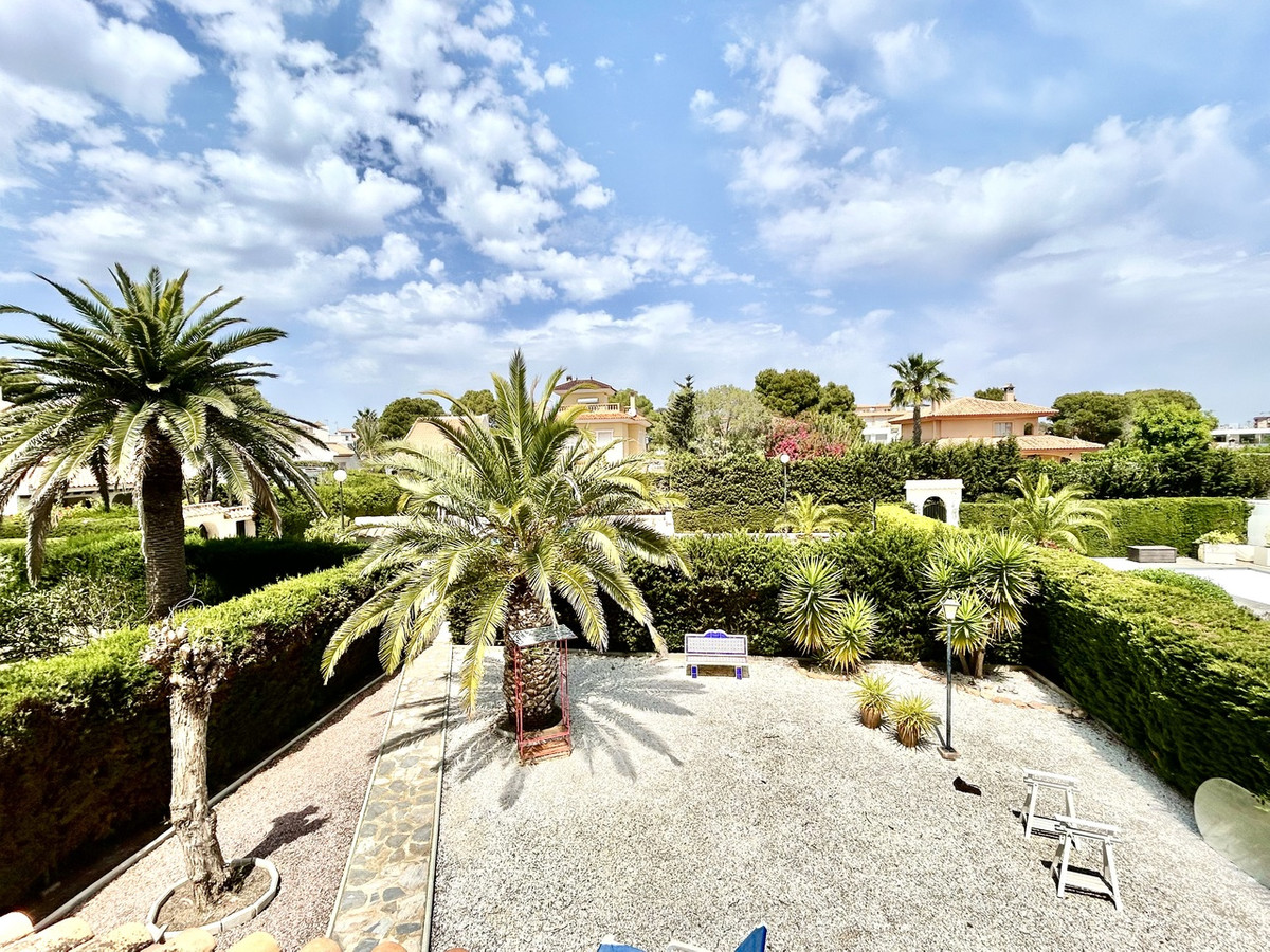 Se vende Villa - Chalet de 3 dormitorios en Costa Blanca, Alicante, España