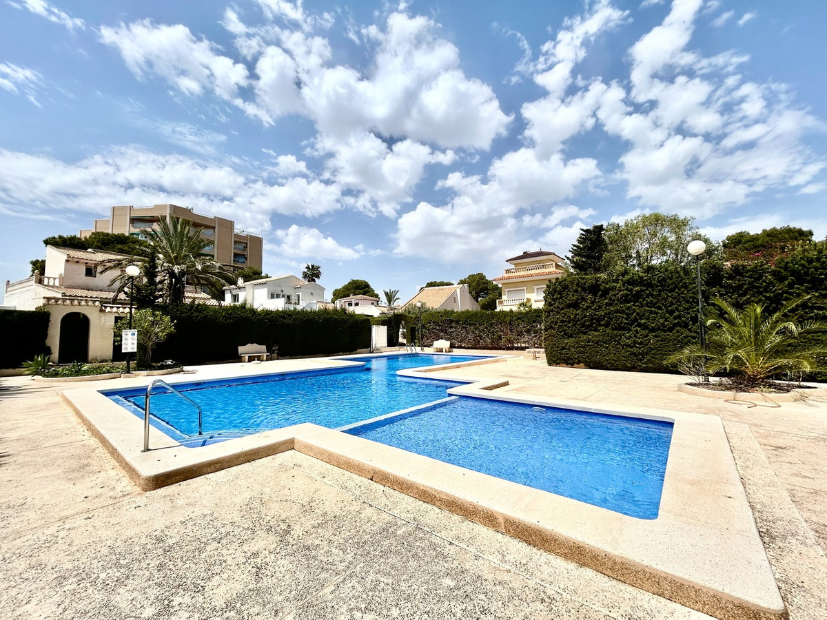 Se vende Villa - Chalet de 3 dormitorios en Costa Blanca, Alicante, España