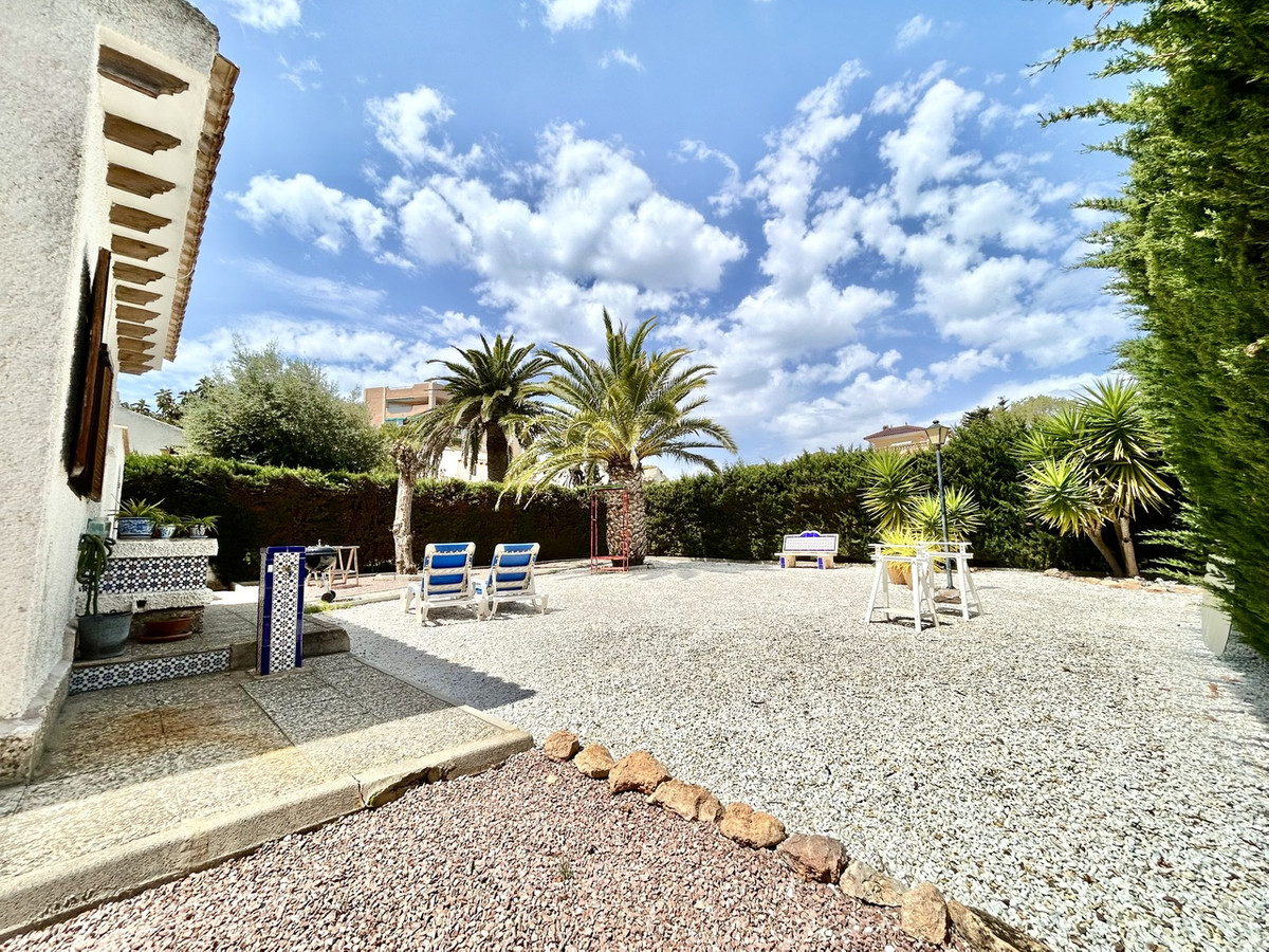 Se vende Villa - Chalet de 3 dormitorios en Costa Blanca, Alicante, España