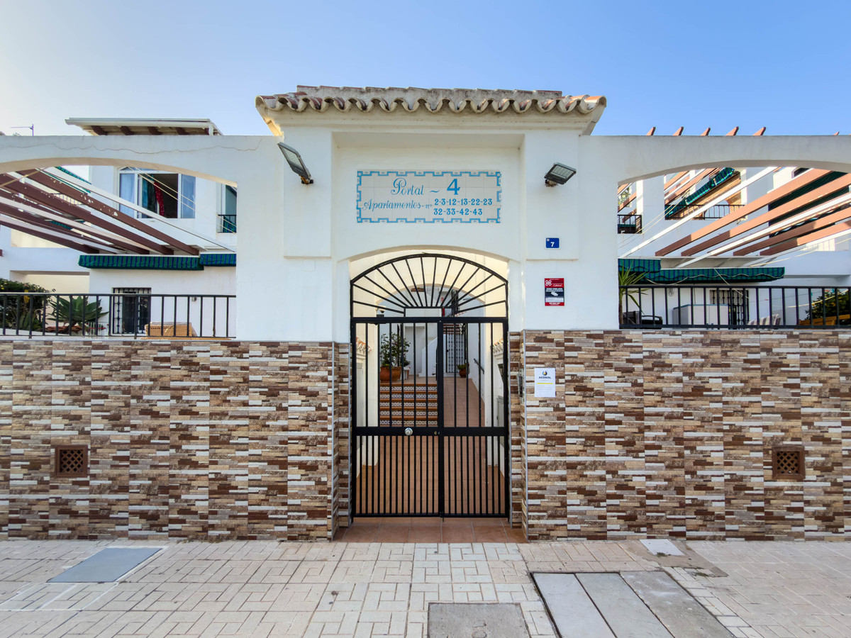 Se vende Apartamento Planta Media de 2 dormitorios en Costa Del Sol, Málaga, España