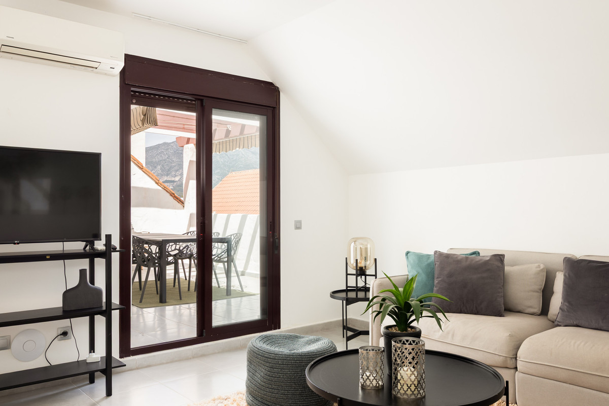 4 Bed Apartment for sale in Nueva Andalucía Costa Del Sol, Málaga, Spain