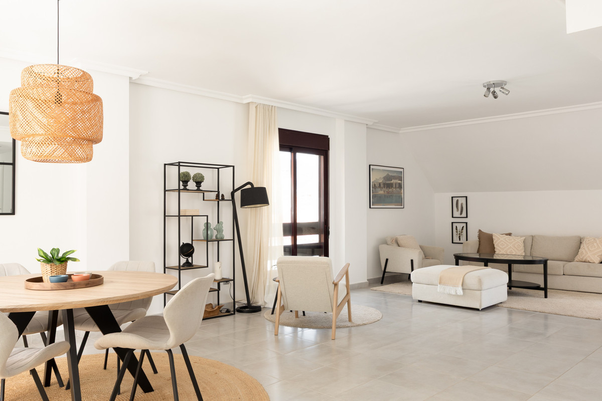 4 Bed Apartment for sale in Nueva Andalucía Costa Del Sol, Málaga, Spain