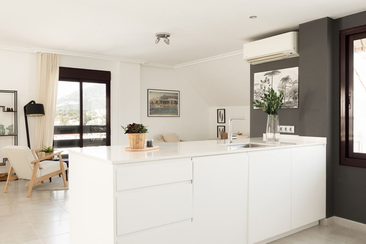 4 Bed Apartment for sale in Nueva Andalucía Costa Del Sol, Málaga, Spain