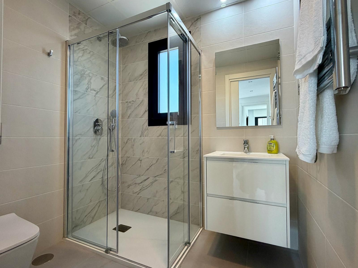 Se vende Apartamento Planta Media de 2 dormitorios en Costa Blanca, Alicante, España
