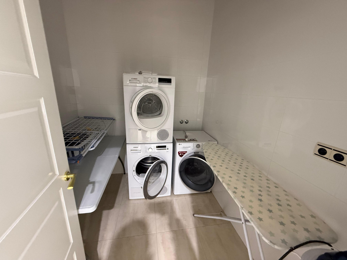 Se vende Villa - Chalet de 4 dormitorios en Costa Blanca, Alicante, España