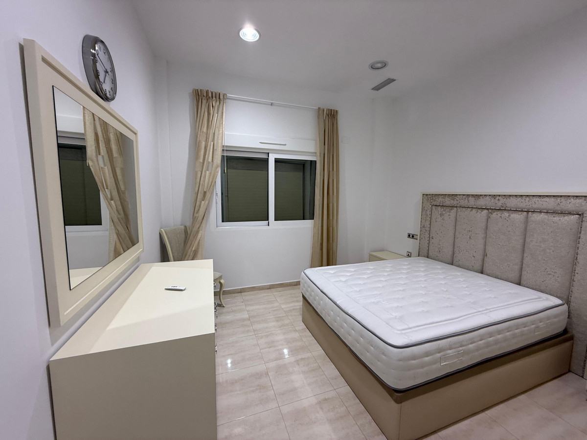 Se vende Villa - Chalet de 4 dormitorios en Costa Blanca, Alicante, España