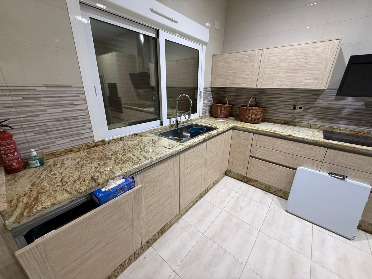 Se vende Villa - Chalet de 4 dormitorios en Costa Blanca, Alicante, España
