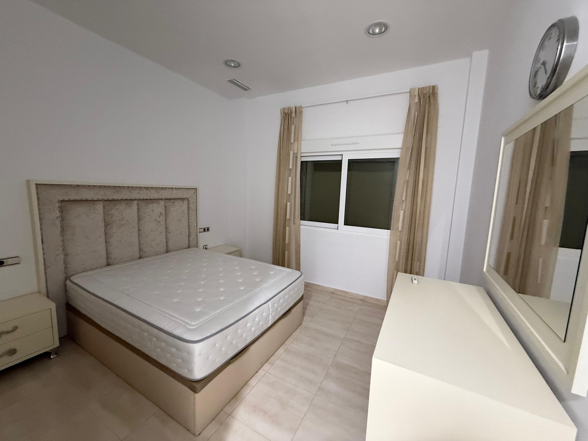 Se vende Villa - Chalet de 4 dormitorios en Costa Blanca, Alicante, España