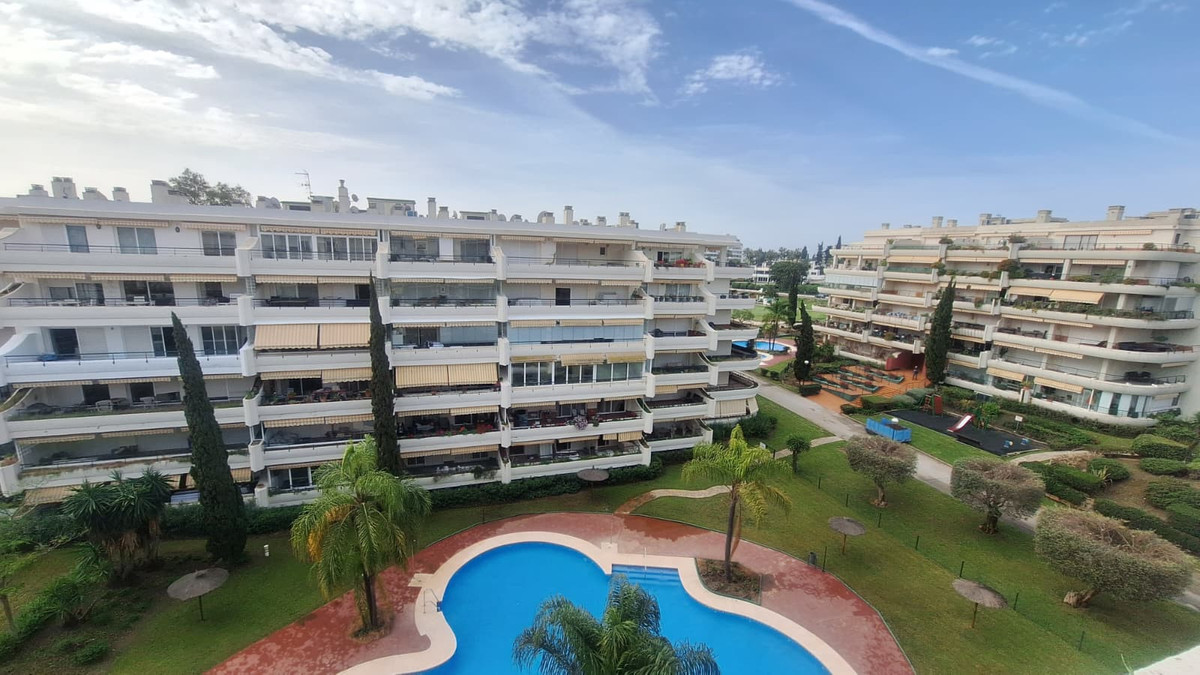 3 Bed Apartment for sale in Guadalmina Alta Costa Del Sol, Málaga, Spain