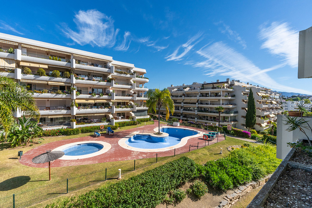 3 Bed Apartment for sale in Guadalmina Alta Costa Del Sol, Málaga, Spain