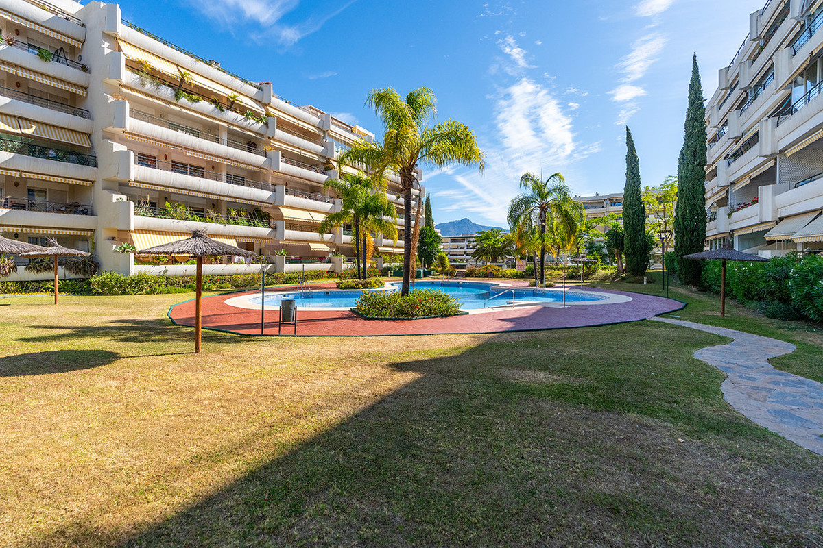 3 Bed Apartment for sale in Guadalmina Alta Costa Del Sol, Málaga, Spain