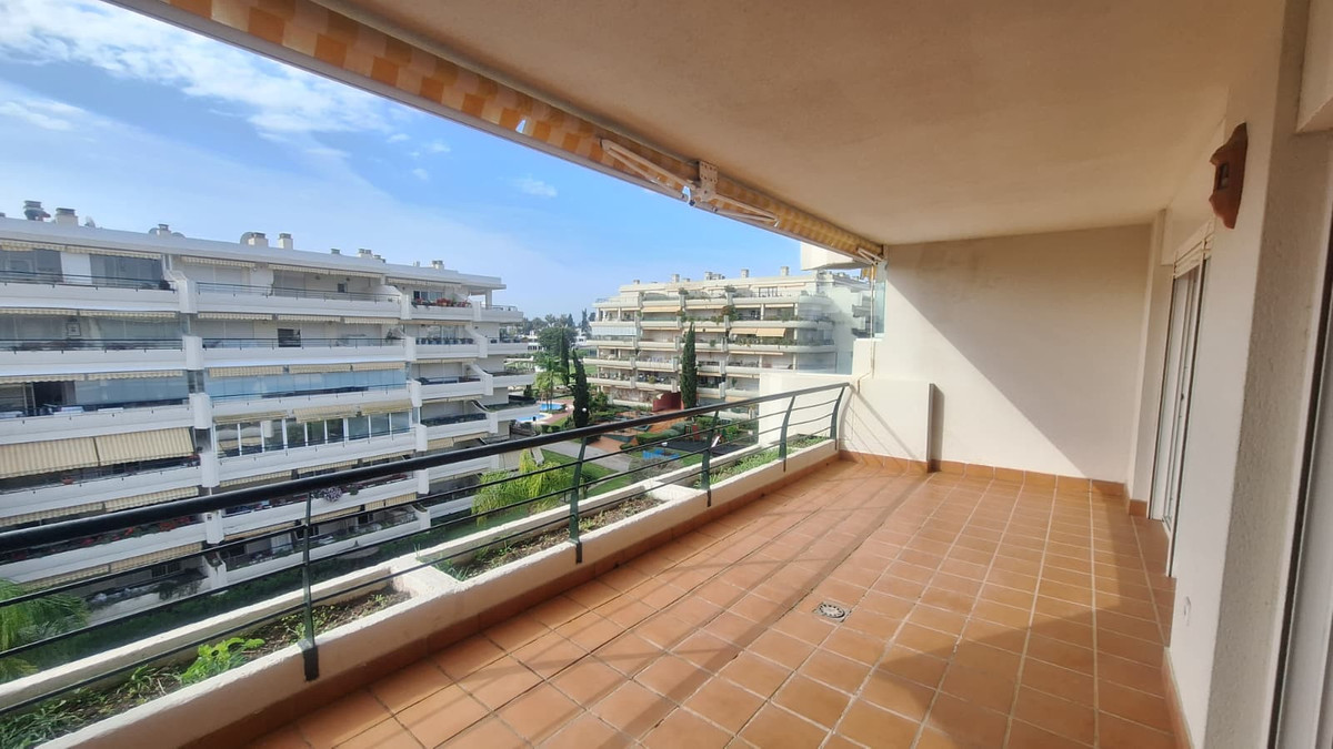 3 Bed Apartment for sale in Guadalmina Alta Costa Del Sol, Málaga, Spain
