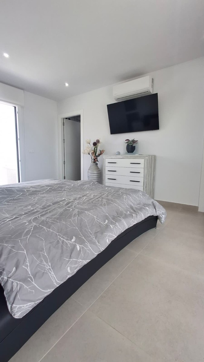 Se vende Villa - Chalet de 3 dormitorios en Costa Blanca, Alicante, España