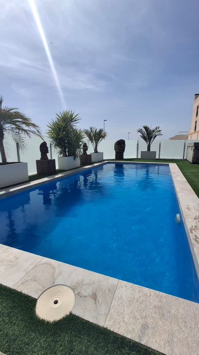 Se vende Villa - Chalet de 3 dormitorios en Costa Blanca, Alicante, España
