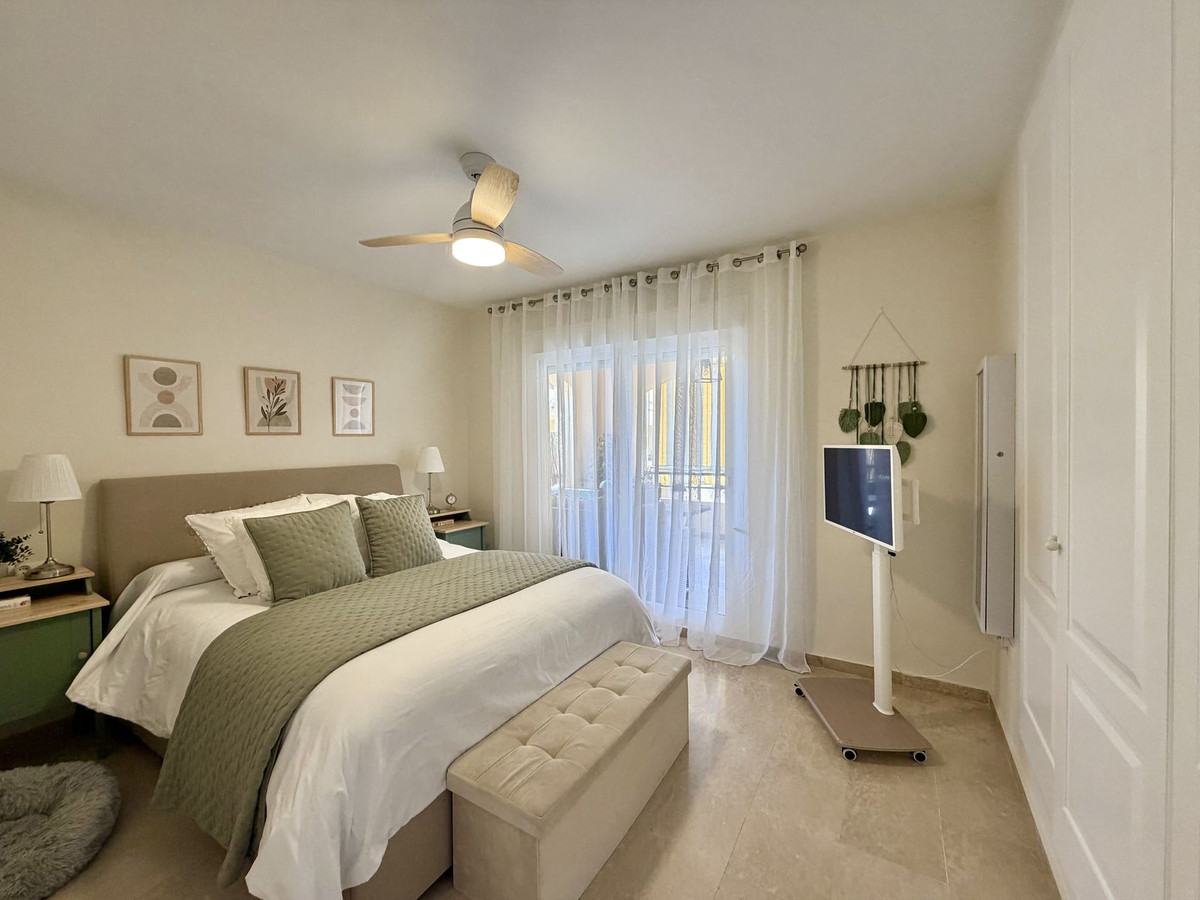 Se vende Apartamento Planta Media de 3 dormitorios en Costa Del Sol, Málaga, España