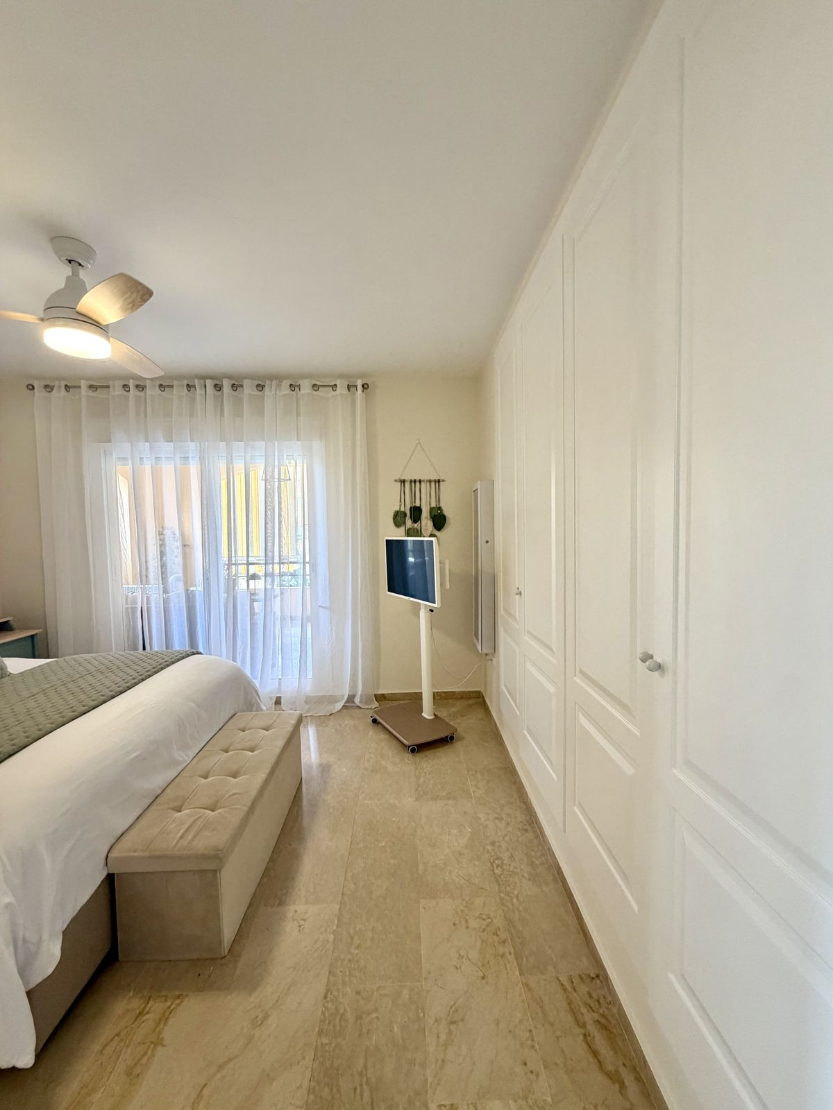 Se vende Apartamento Planta Media de 3 dormitorios en Costa Del Sol, Málaga, España