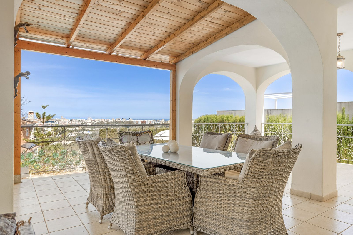5 Bed Townhouse for sale in Cerros Del Aguila Costa Del Sol, Málaga, Spain