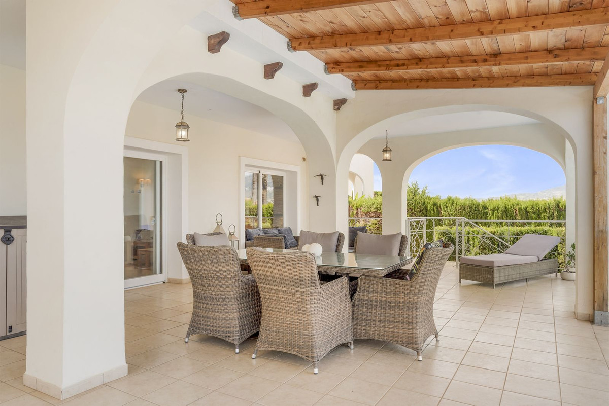 5 Bed Townhouse for sale in Cerros Del Aguila Costa Del Sol, Málaga, Spain