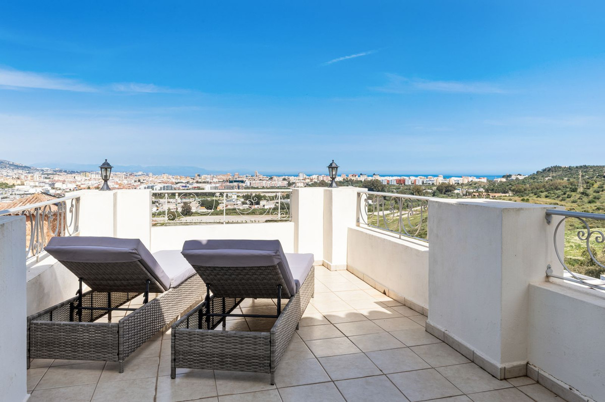5 Bed Townhouse for sale in Cerros Del Aguila Costa Del Sol, Málaga, Spain