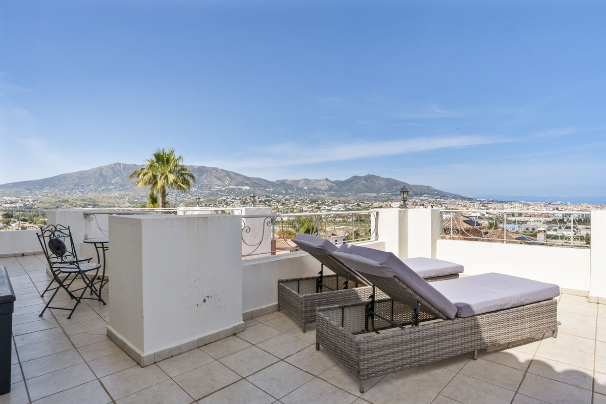 5 Bed Townhouse for sale in Cerros Del Aguila Costa Del Sol, Málaga, Spain