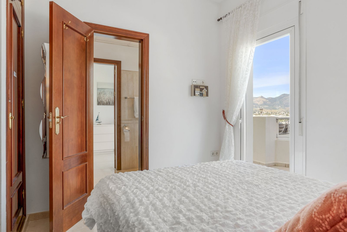 5 Bed Townhouse for sale in Cerros Del Aguila Costa Del Sol, Málaga, Spain