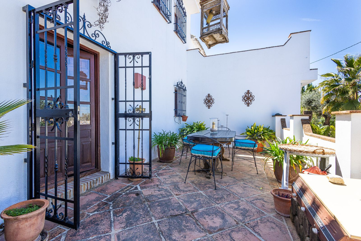 8 Bed Townhouse for sale in Villanueva Del Trabuco Costa Del Sol, Málaga, Spain