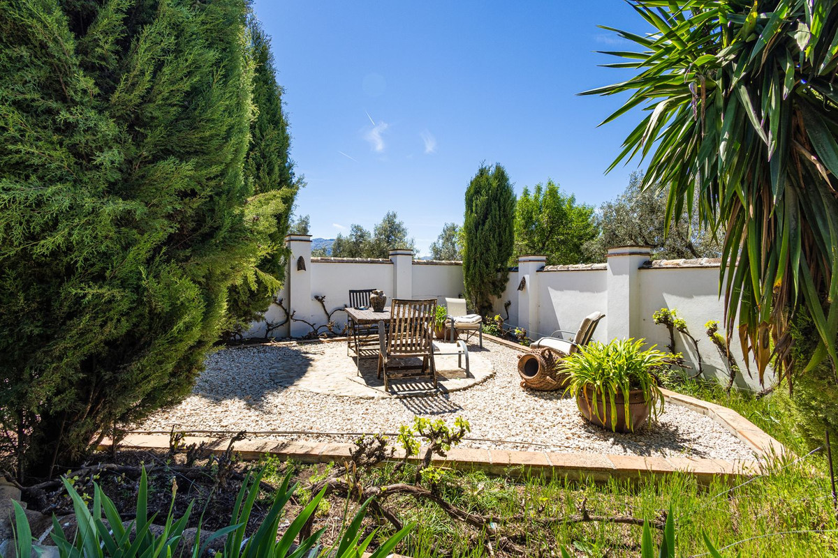 8 Bed Townhouse for sale in Villanueva Del Trabuco Costa Del Sol, Málaga, Spain