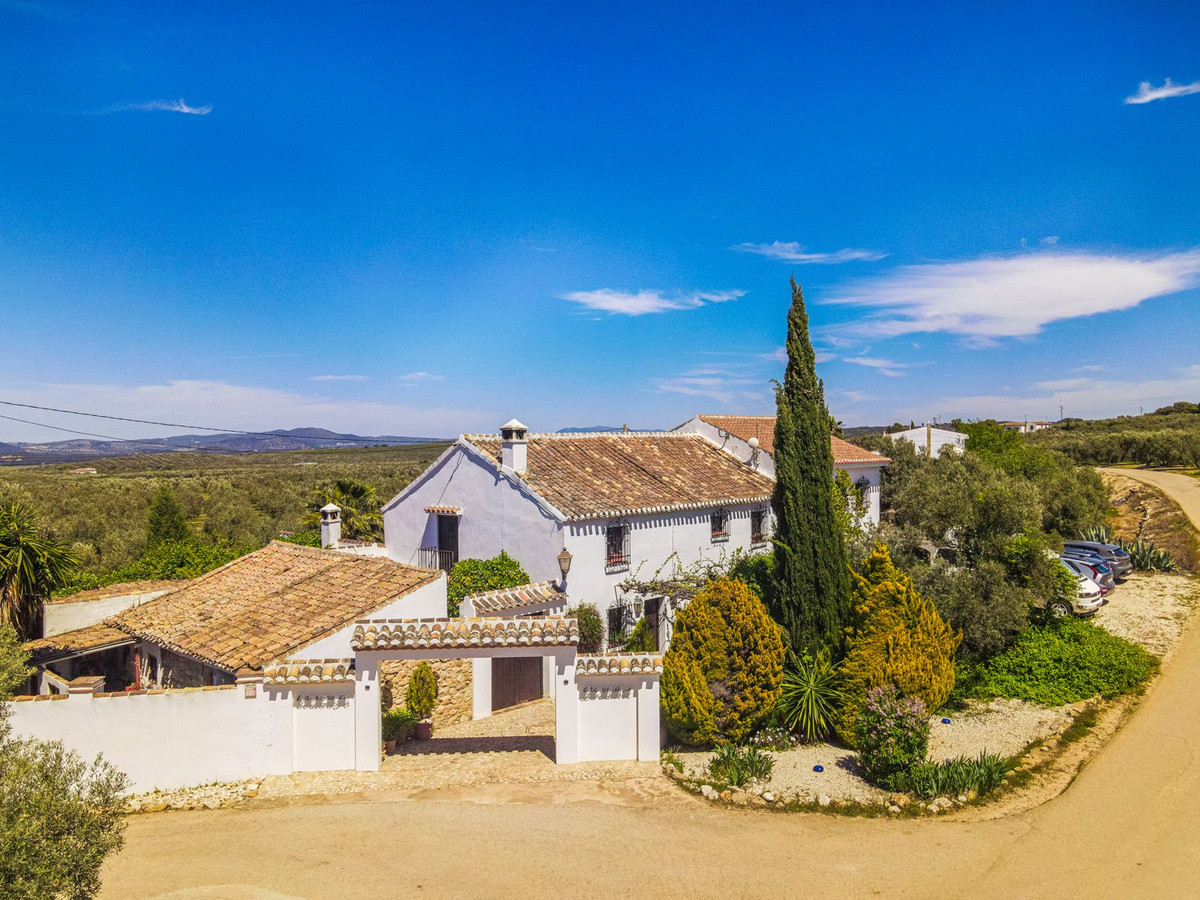 8 Bed Townhouse for sale in Villanueva Del Trabuco Costa Del Sol, Málaga, Spain