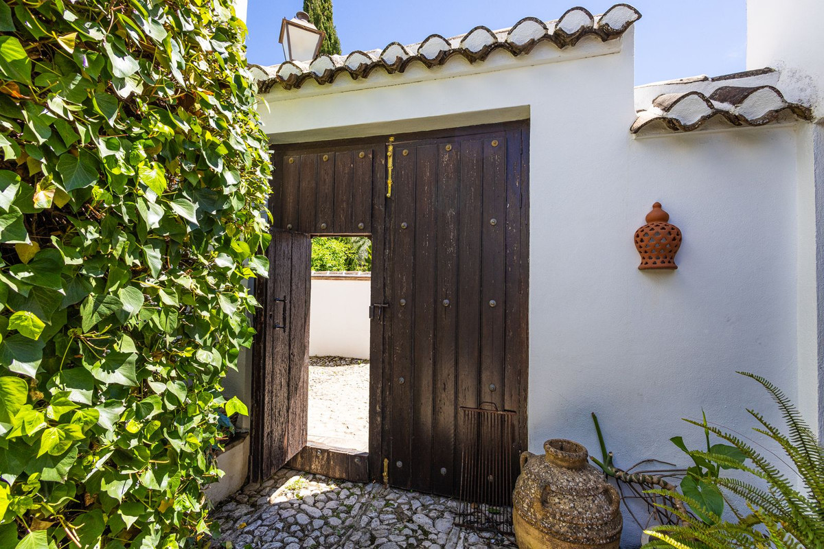 8 Bed Townhouse for sale in Villanueva Del Trabuco Costa Del Sol, Málaga, Spain