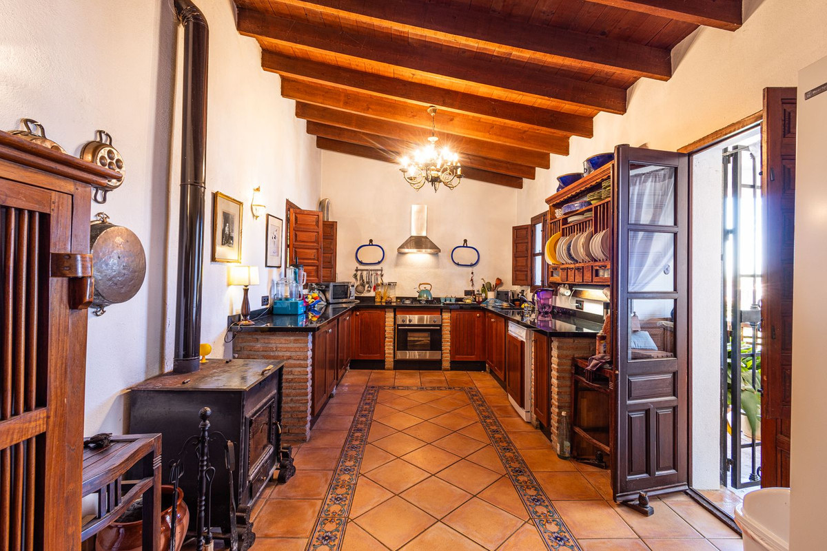 8 Bed Townhouse for sale in Villanueva Del Trabuco Costa Del Sol, Málaga, Spain