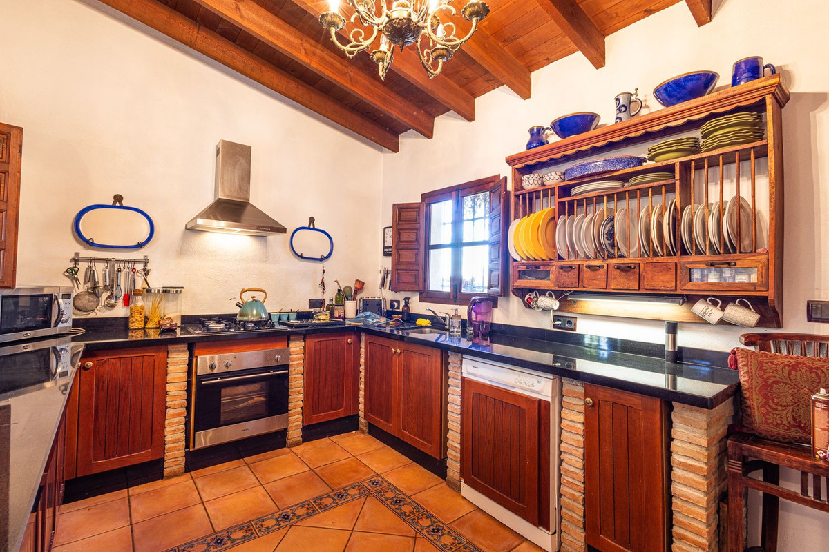 8 Bed Townhouse for sale in Villanueva Del Trabuco Costa Del Sol, Málaga, Spain