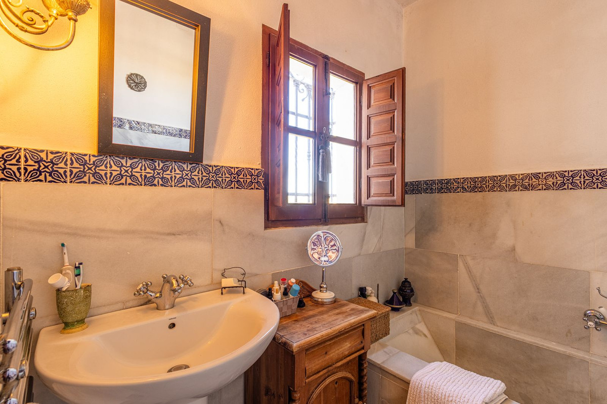 8 Bed Townhouse for sale in Villanueva Del Trabuco Costa Del Sol, Málaga, Spain